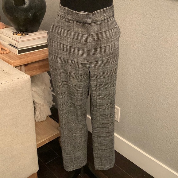 Pants - H&M Black Gray Crop Plaid Pants